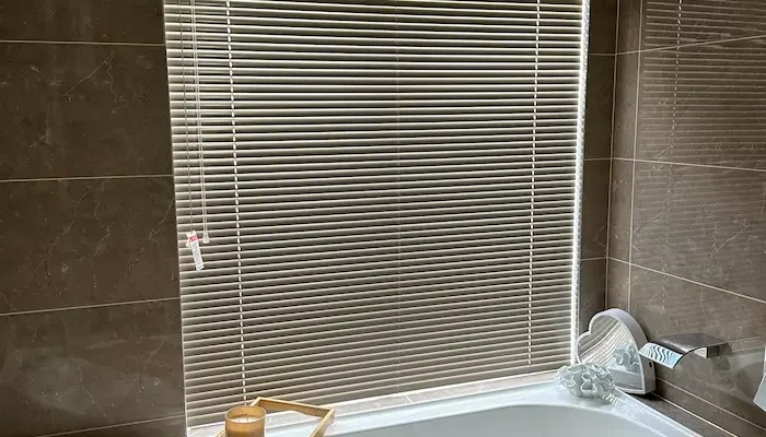 Venetian blinds