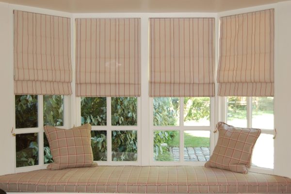 Roman blinds systems