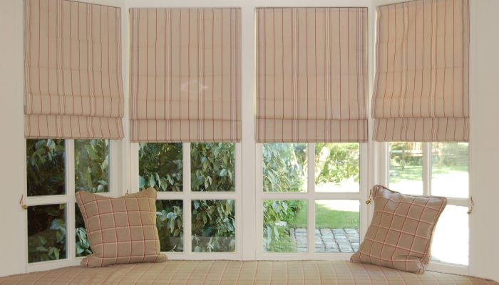 Roman blinds systems