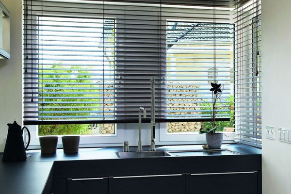 Venetian blinds